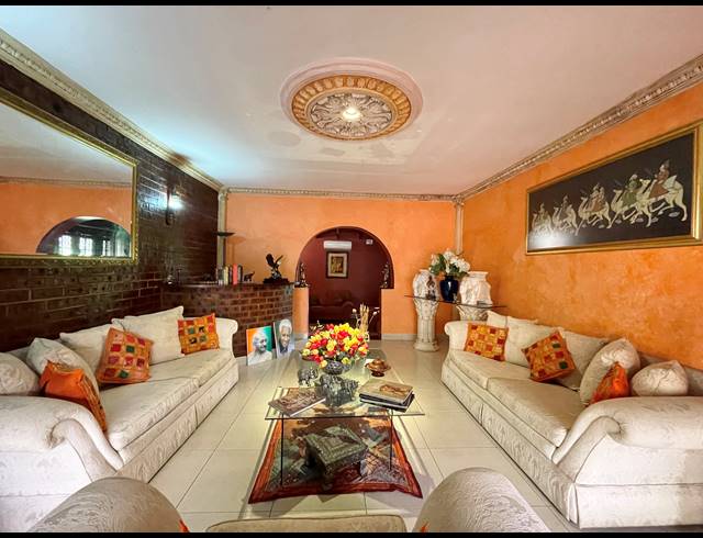 3 BEDROOM HOUSE FOR SALE IN YELLOWWOOD PARK